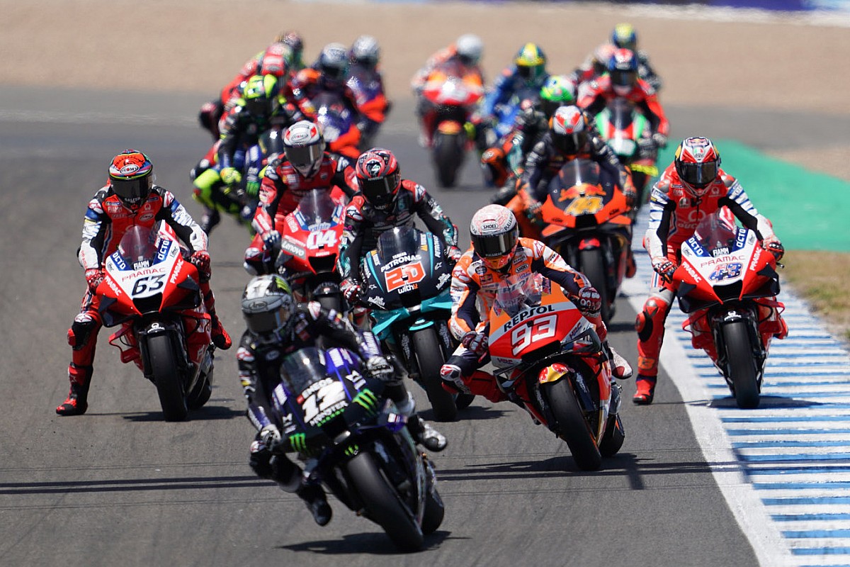 مسابقه موتورسواری در پیست جرز اسپانیا MOTOgp2021