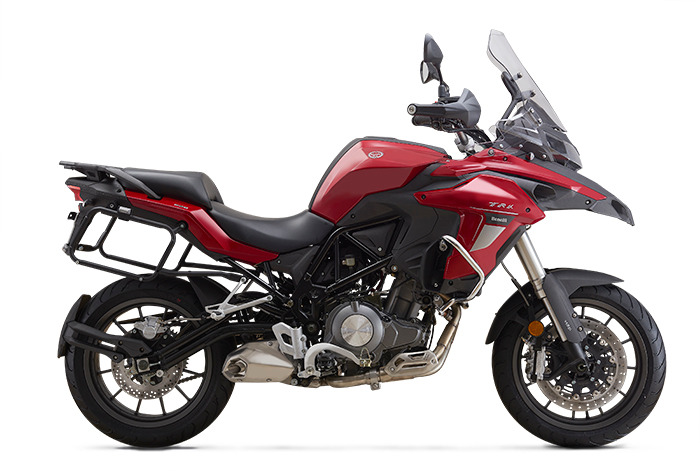 عکس موتورسیکلت Benelli TRK به رنگ قرمز